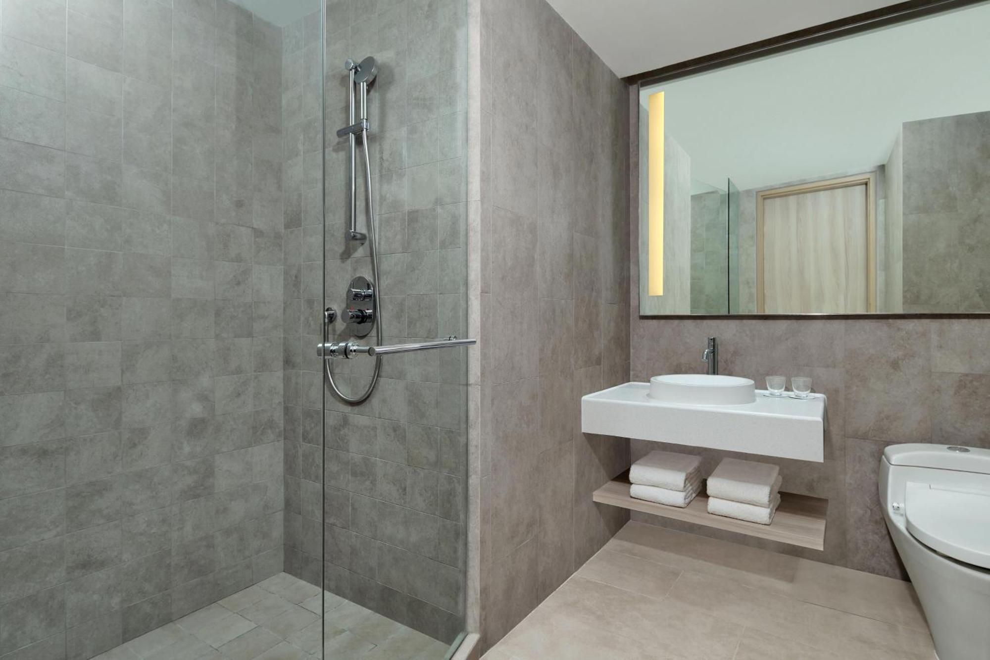 Four Points By Sheraton Surabaya, Pakuwon Indah Exterior foto